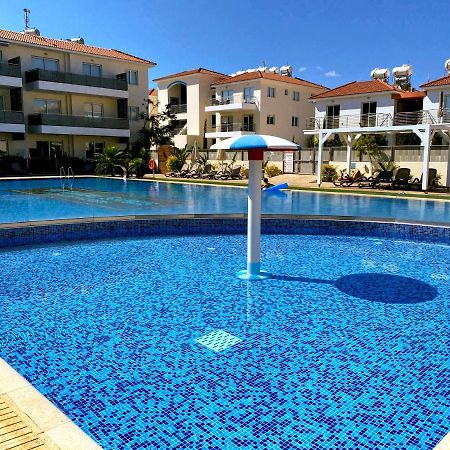 Domino Blue Apartment Paralímni Kültér fotó